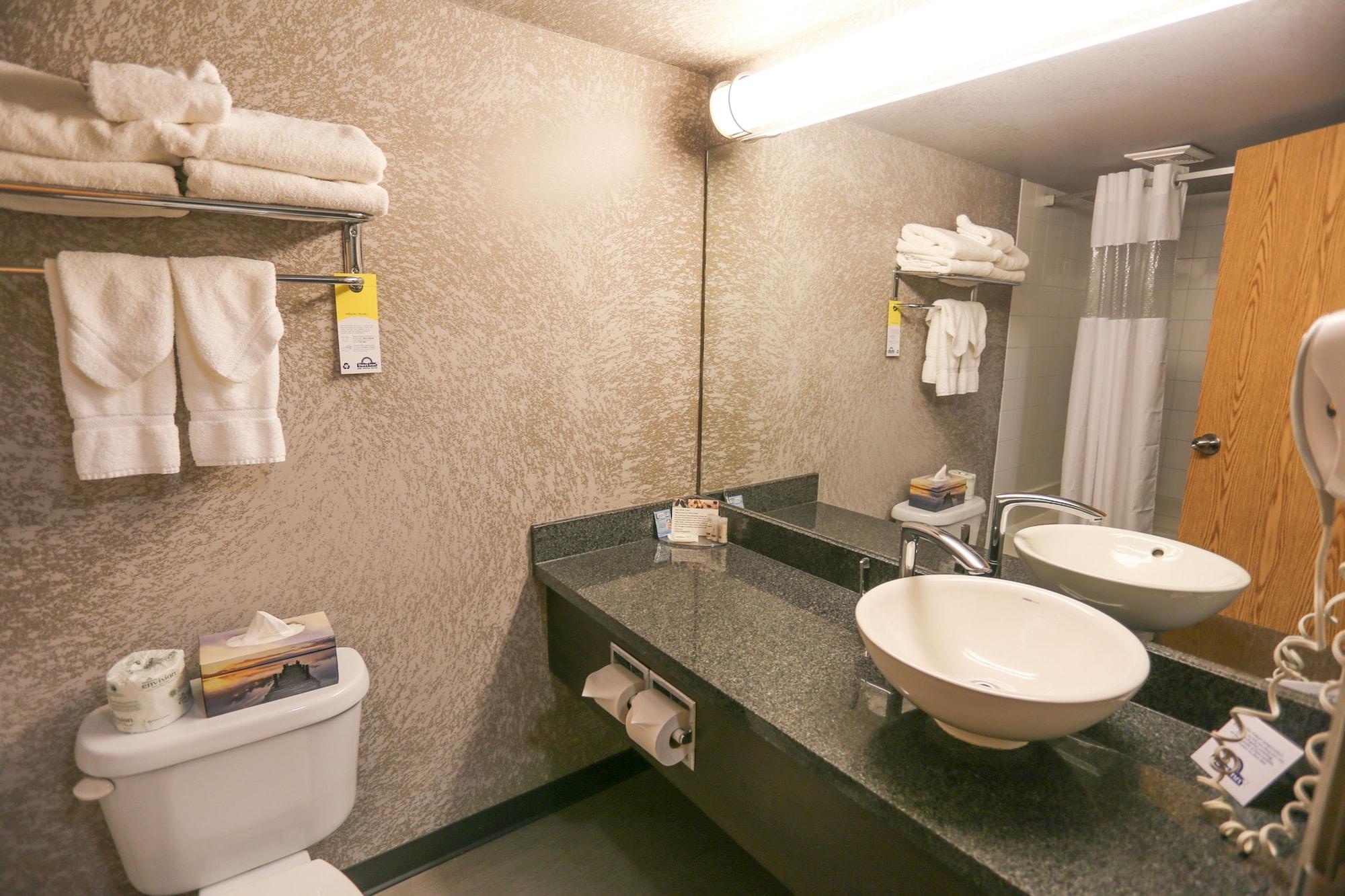 Days By Wyndham Airport Hotel 3*