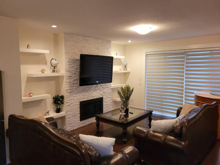 Holiday home Cheerful 3bedroom With Free Garage Parking Calgary