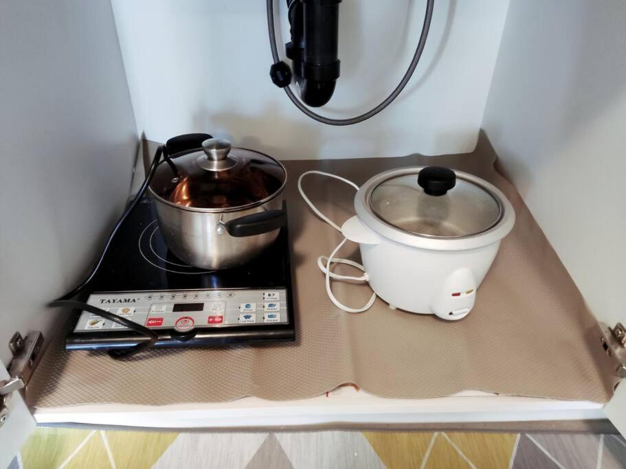 Brand New Entire Guest By Lake Near Calgary