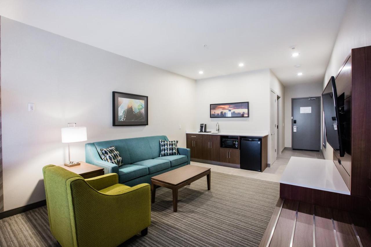 Holiday Inn Hotel & Suites Calgary South - Conference Ctr By Ihg 3*