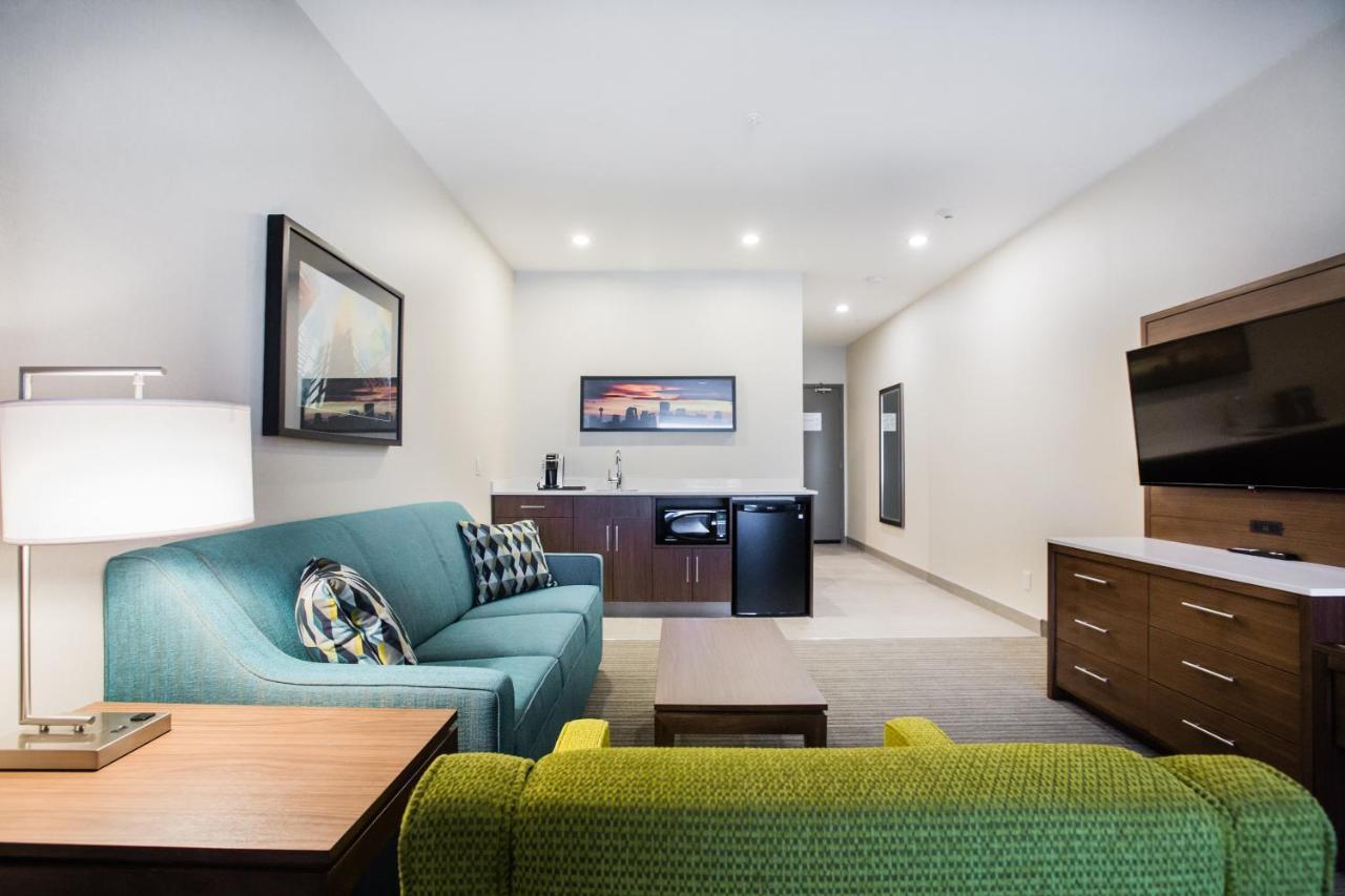 Hotel Holiday Inn Hotel & Suites Calgary South - Conference Ctr By Ihg 3*