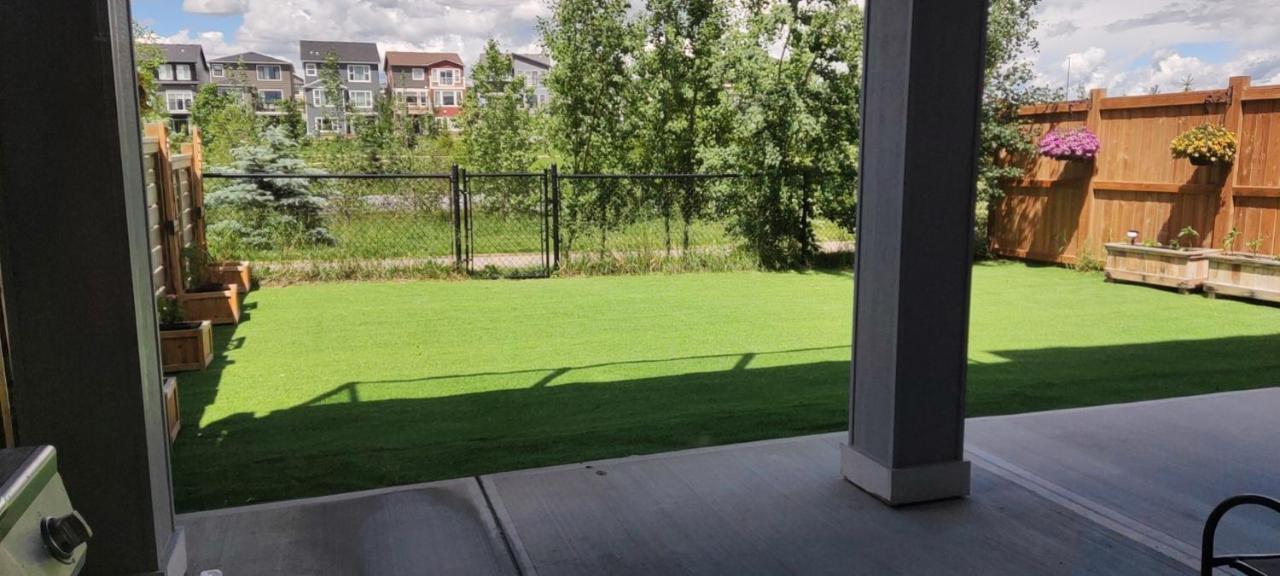 Villa Brand New Entire Guest By Lake Near Calgary