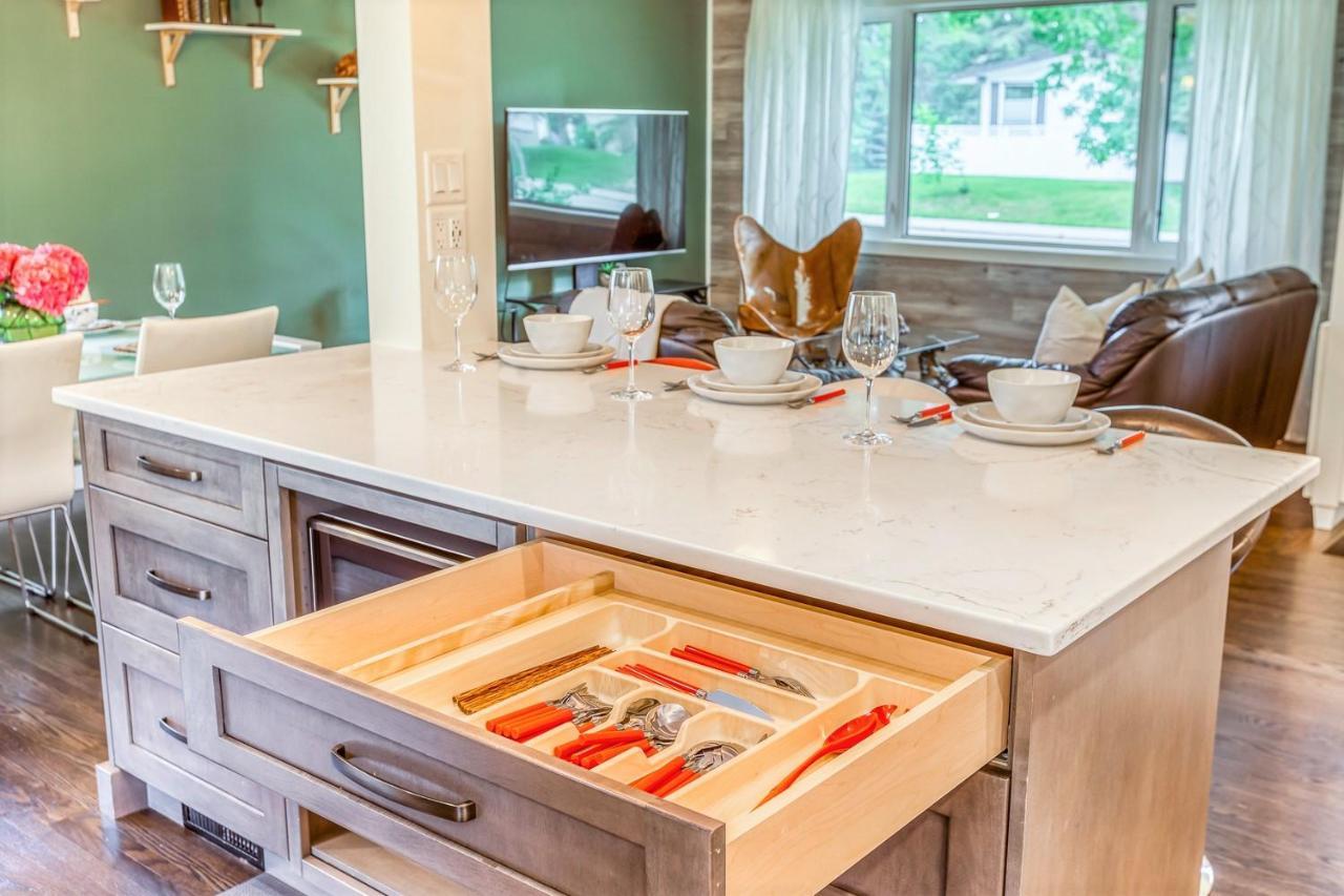 Luxury By North Glenmore Park * Calgary