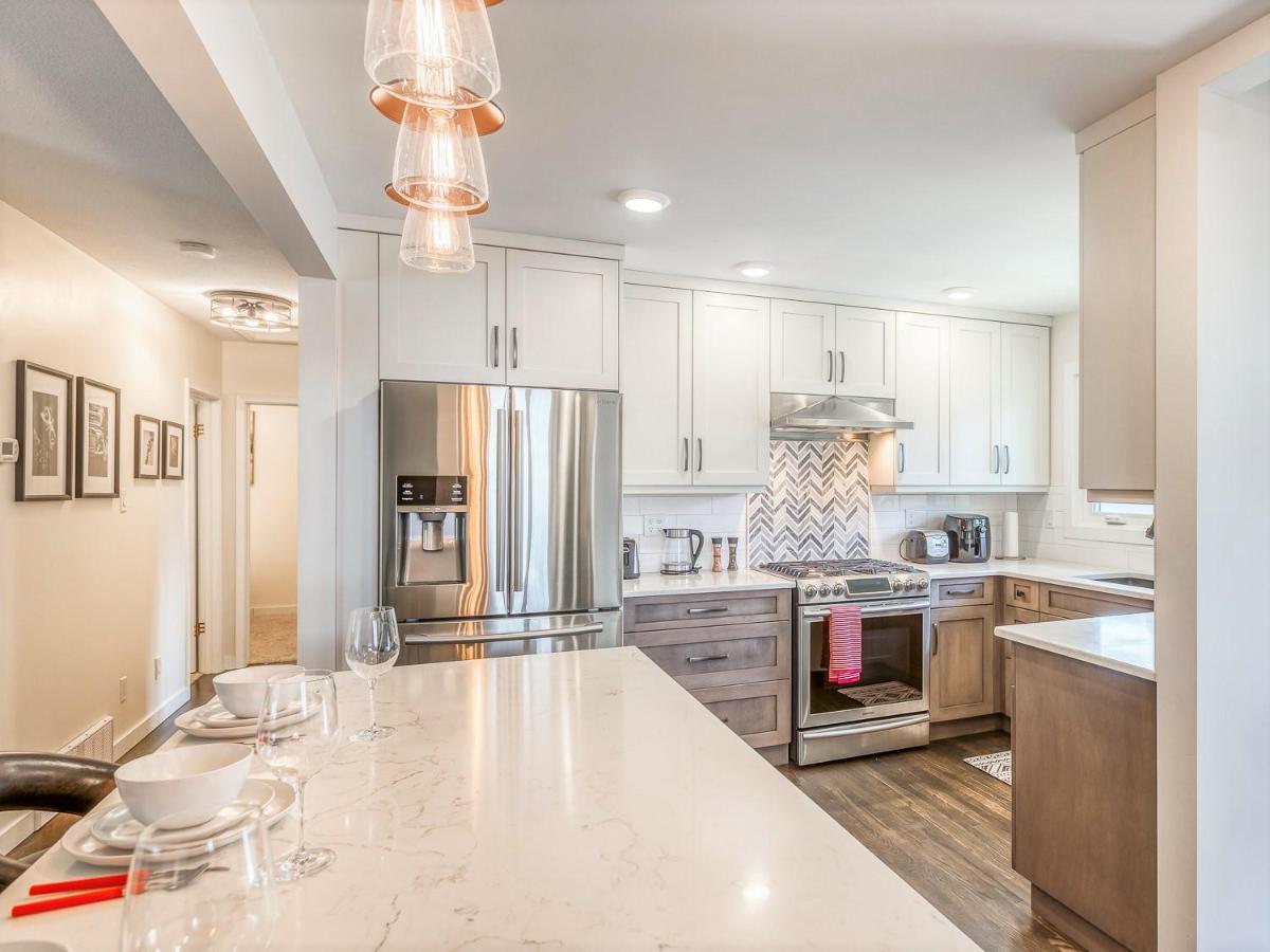 Holiday home Luxury By North Glenmore Park
