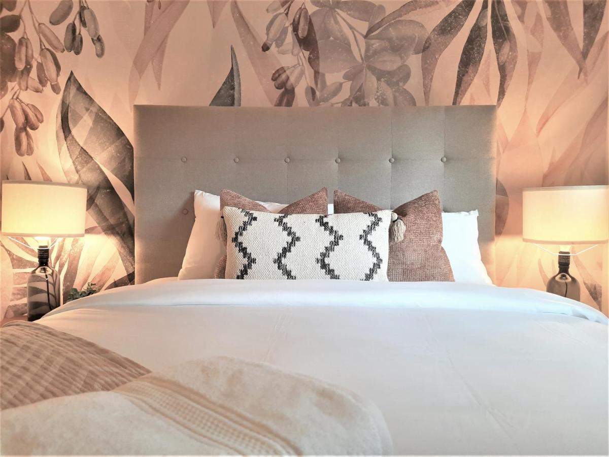 Holiday home Luxury By North Glenmore Park Calgary