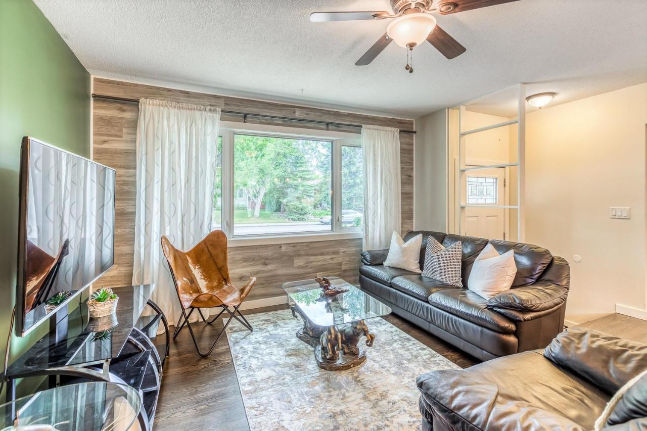 Luxury By North Glenmore Park Holiday home
