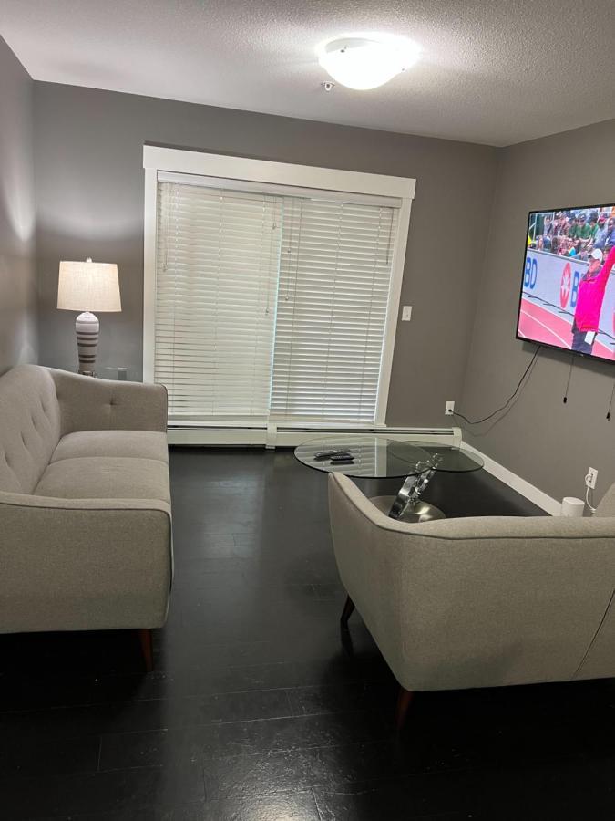Lovely 2 Bedroom 2 Bathroom Plus Den Calgary