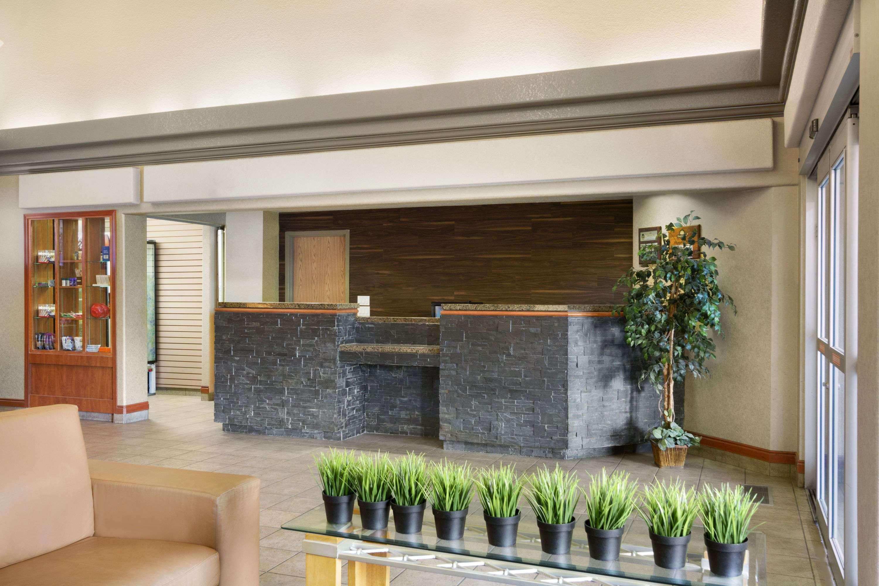 Days By Wyndham Airport