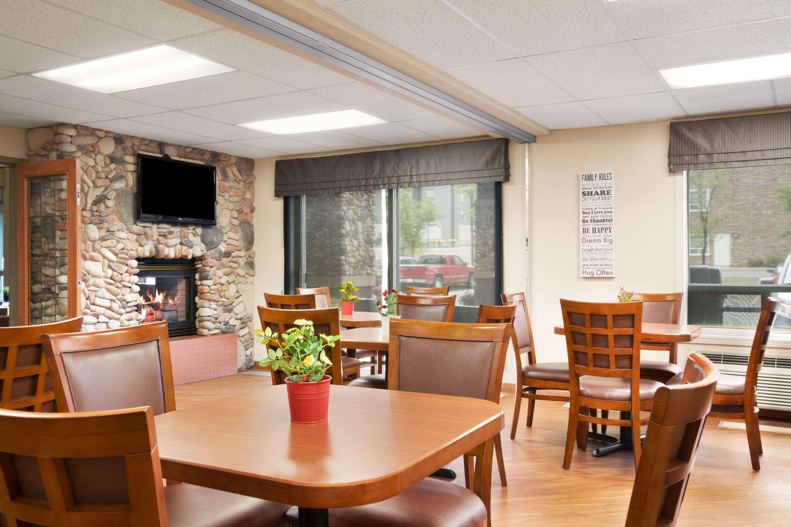 Hotel Days By Wyndham Airport 3*