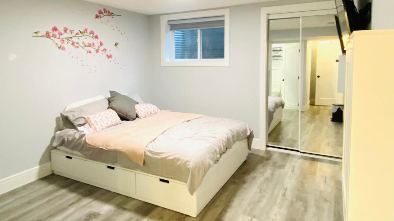 Cozy Basement Suite-溫馨小屋 Designated Parking Calgary
