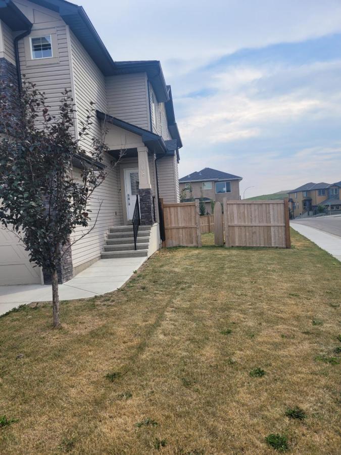 Apartment Cozy 2-bedroom With Indoor Fireplace Calgary