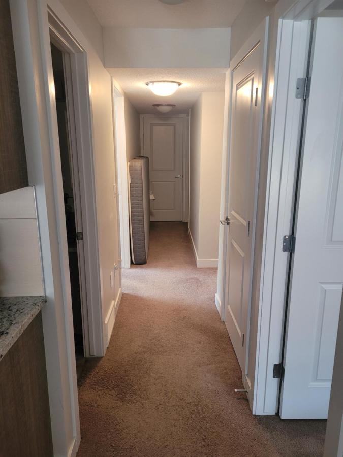 Apartment Cozy 2-bedroom With Indoor Fireplace Calgary