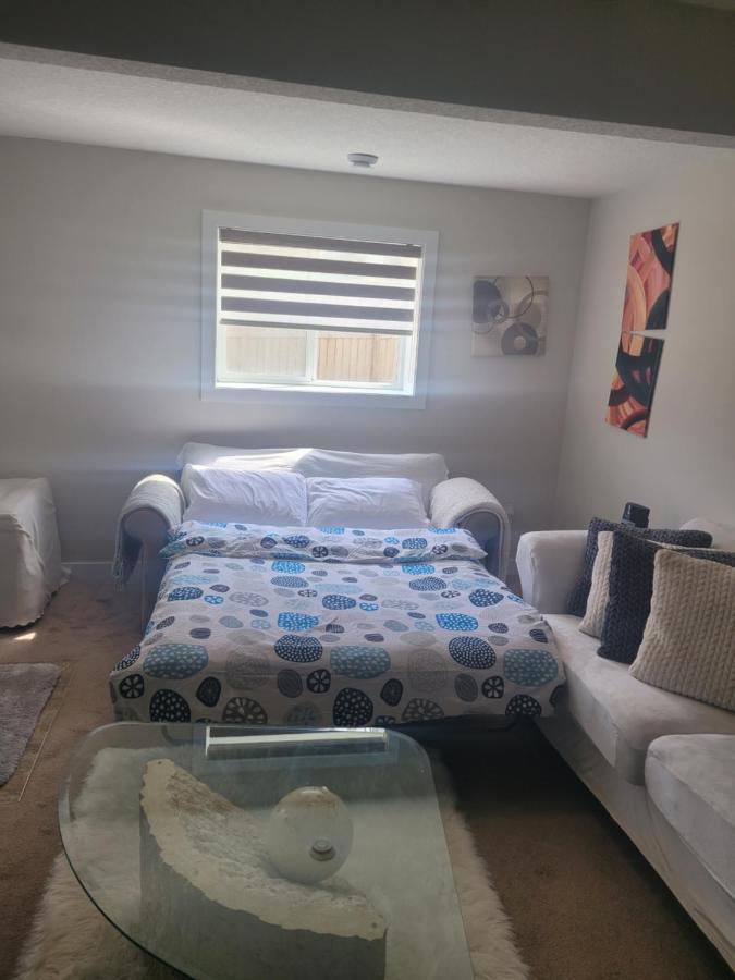 Cozy 2-bedroom With Indoor Fireplace Apartment *