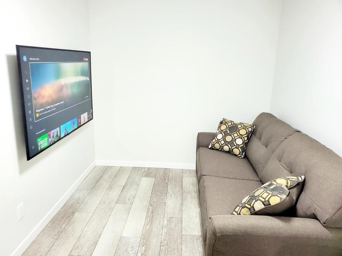 Cozy And Accessible 2 Bedroom Apartment Calgary