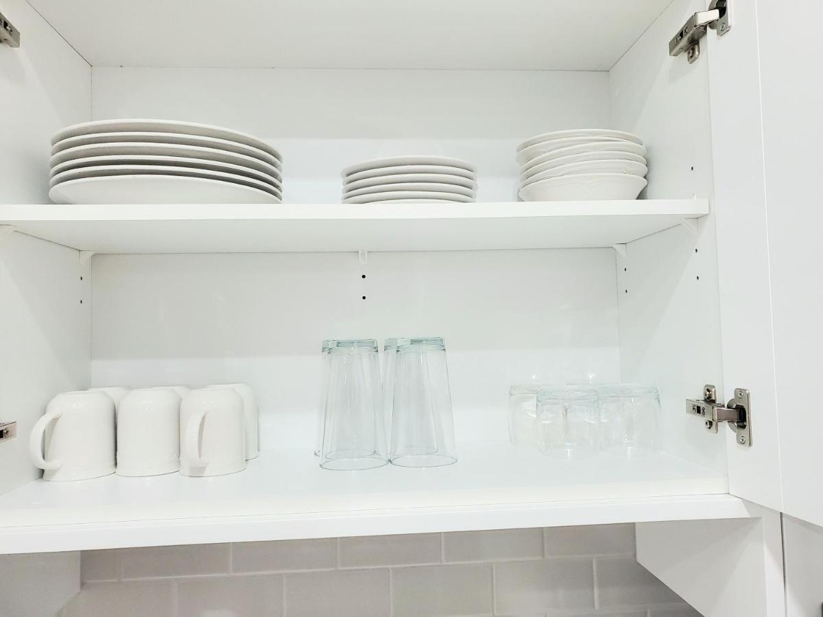 Cozy And Accessible 2 Bedroom * Calgary