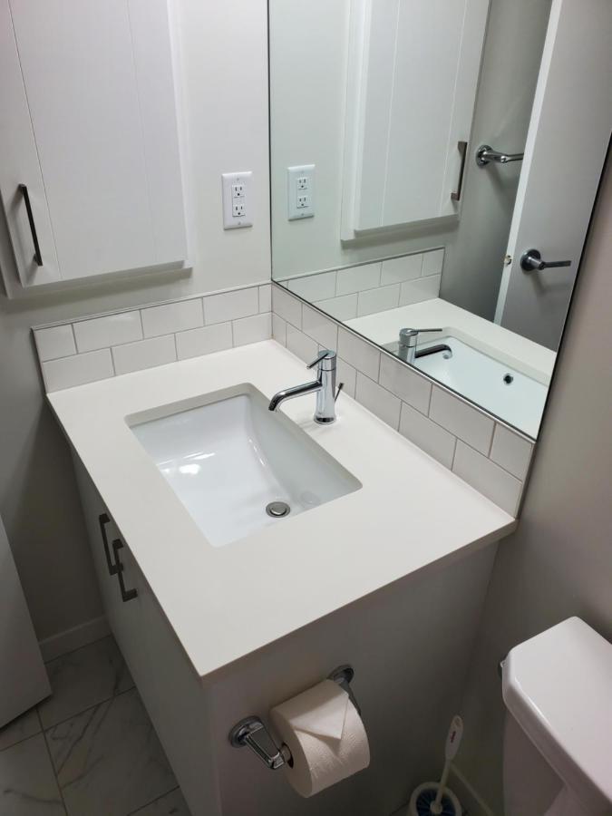 Cozy And Accessible 2 Bedroom *