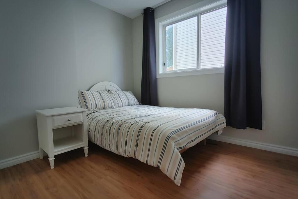 Beautiful 3-bedroom Main Floor Apartment