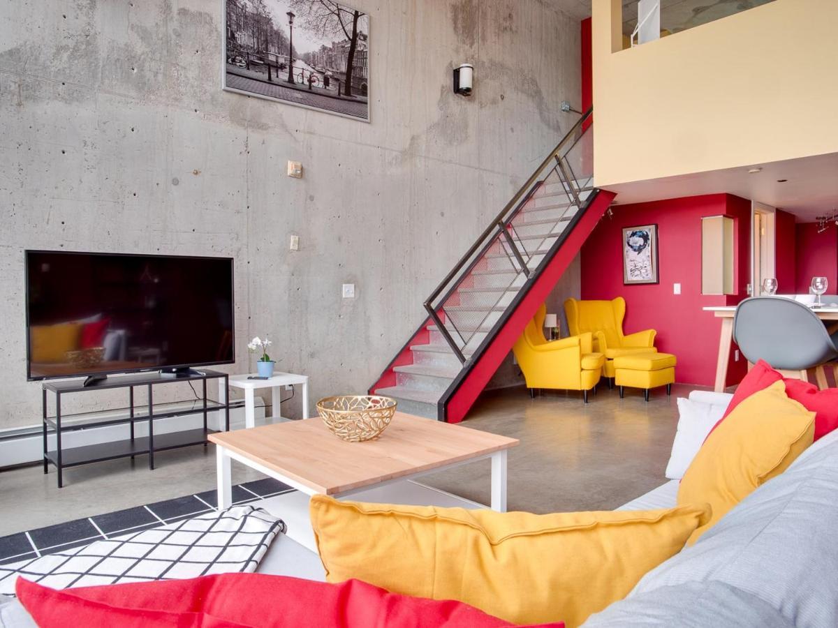 New Huge Penthouse Loft, Rooftop Patio, Bbq, Parking, Coffee Holiday home