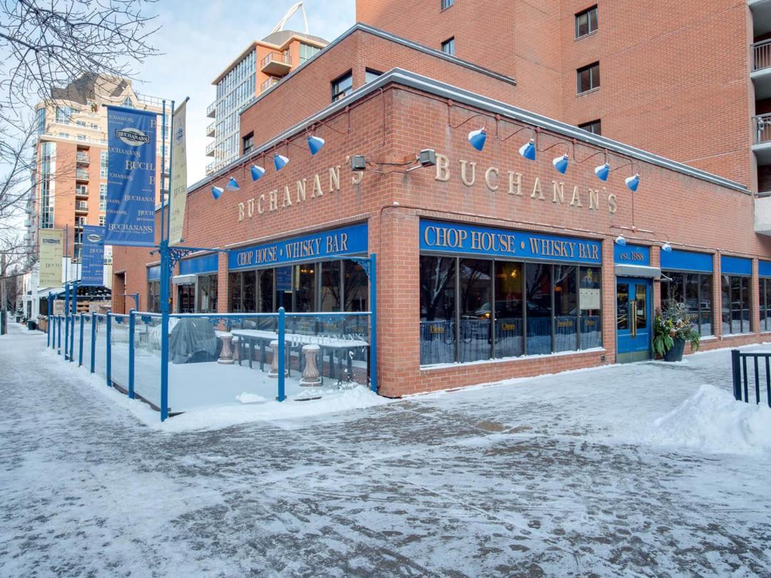 New Stylish And Cozy Eau Claire 2br With Gym Coffee Calgary