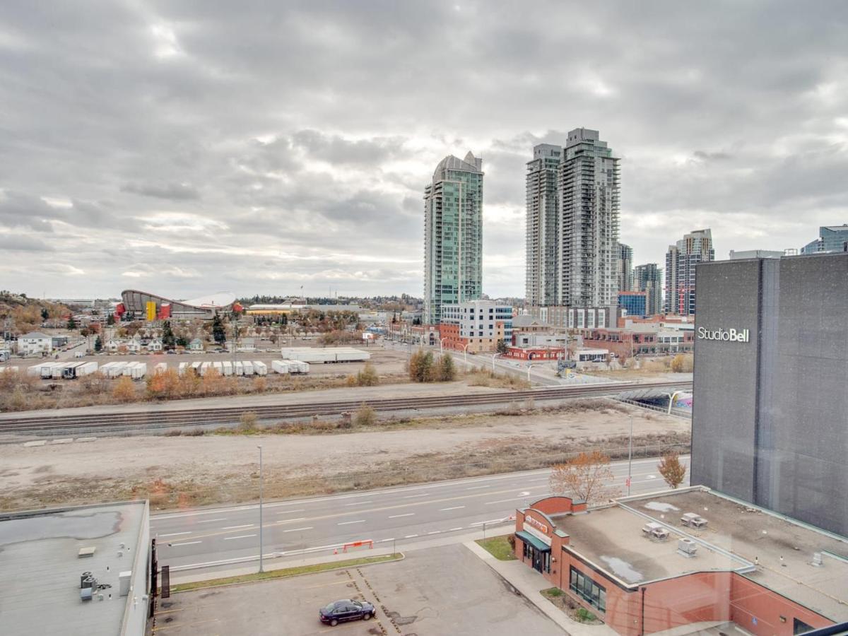 New Huge Penthouse Loft, Rooftop Patio, Bbq, Parking, Coffee