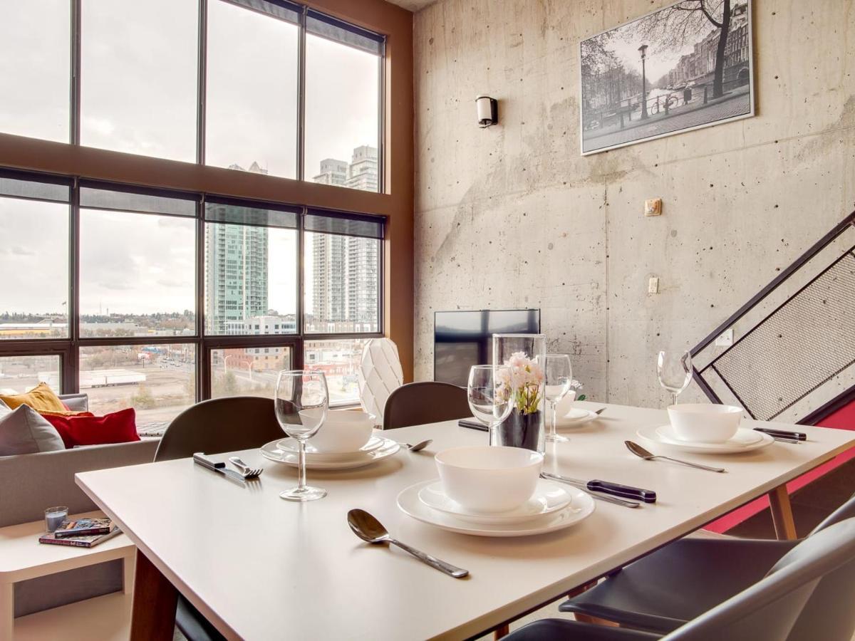 New Huge Penthouse Loft, Rooftop Patio, Bbq, Parking, Coffee Holiday home