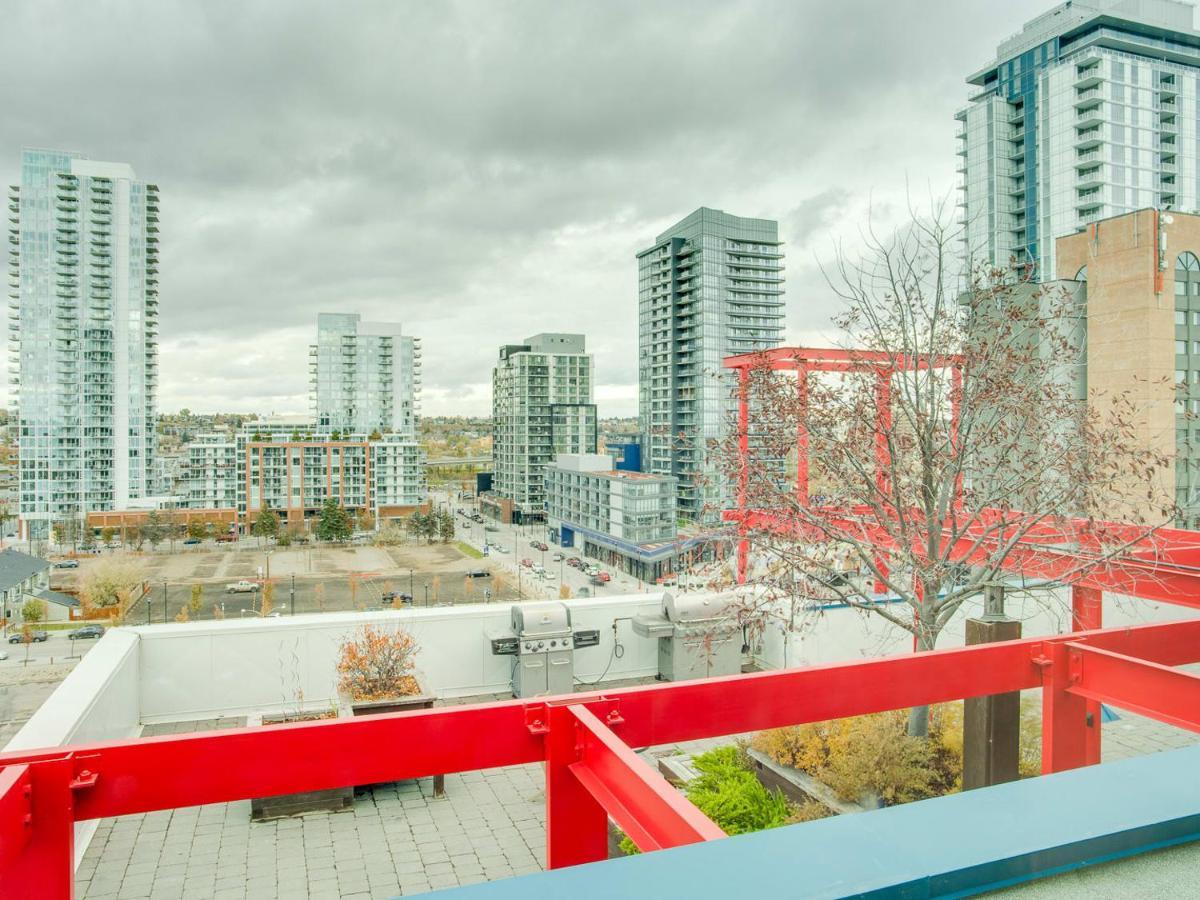 New Huge Penthouse Loft, Rooftop Patio, Bbq, Parking, Coffee Calgary