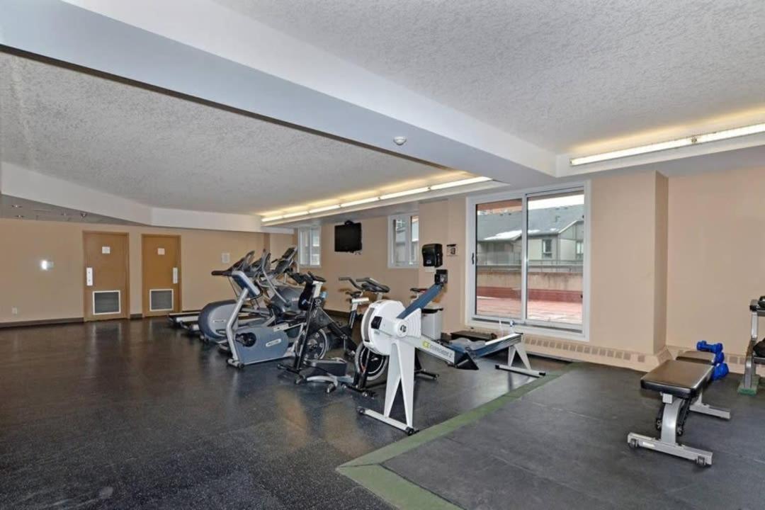New Stylish And Cozy Eau Claire 2br With Gym Coffee