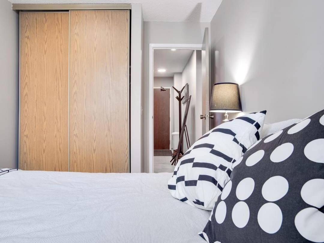 New Stylish And Cozy Eau Claire 2br With Gym Coffee Holiday home *