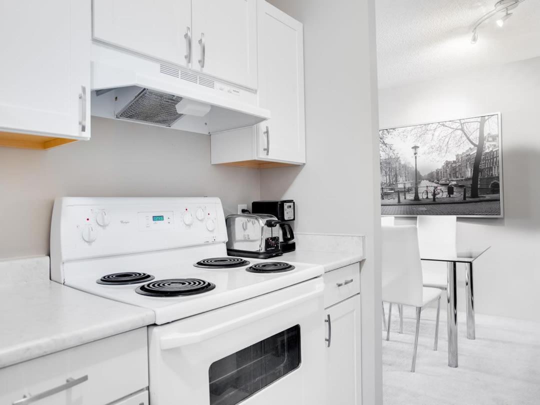Holiday home New Stylish And Cozy Eau Claire 2br With Gym Coffee