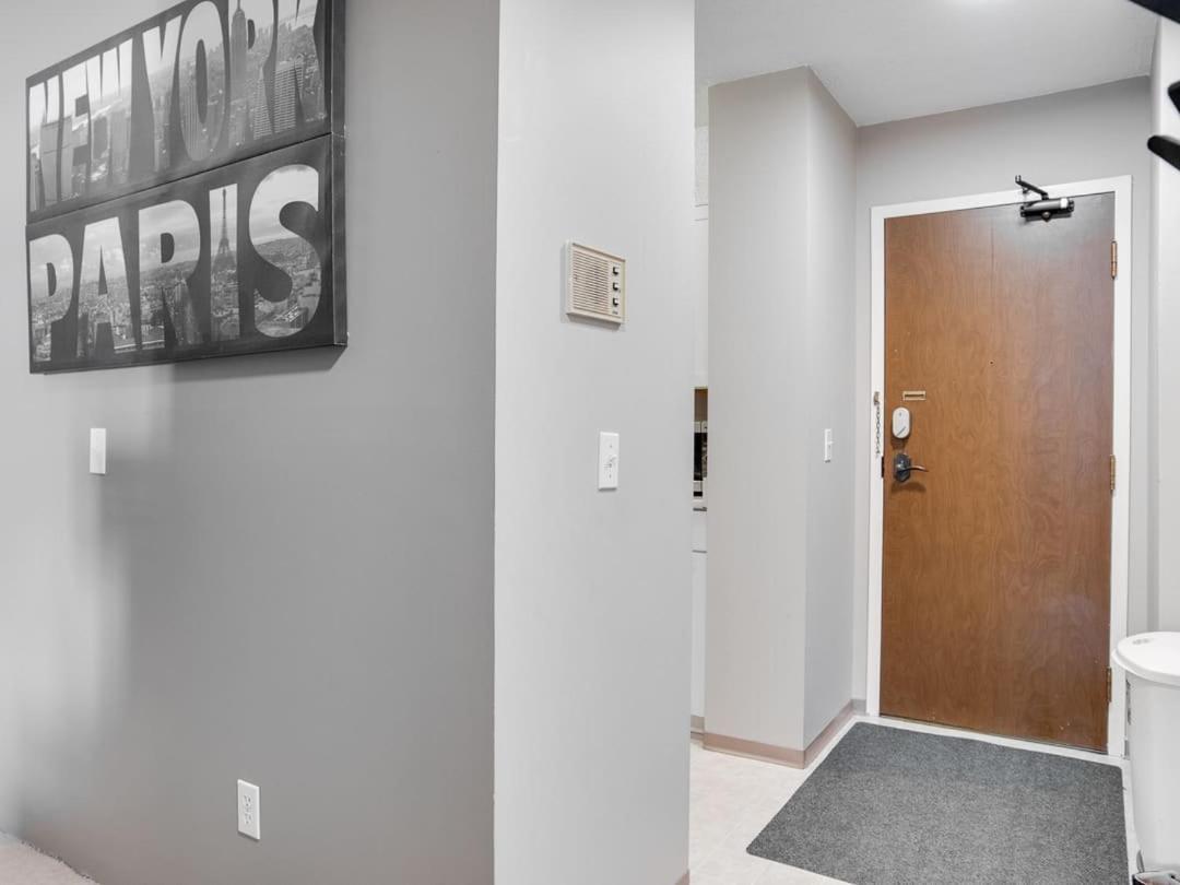New Stylish And Cozy Eau Claire 2br With Gym Coffee *