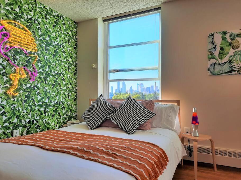 Hip Studio W/city Views Minutes To Dt * Calgary