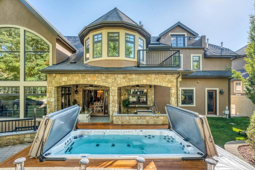 Holiday home French Chateau W/swim & Theatre: 11,700 Sqft *
