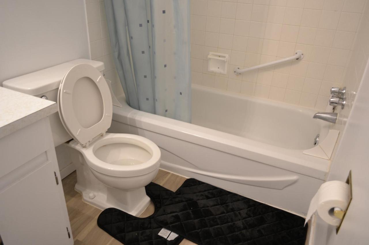 Private Bedroom On Renovated Duplex Main Floor - Dover Calgary