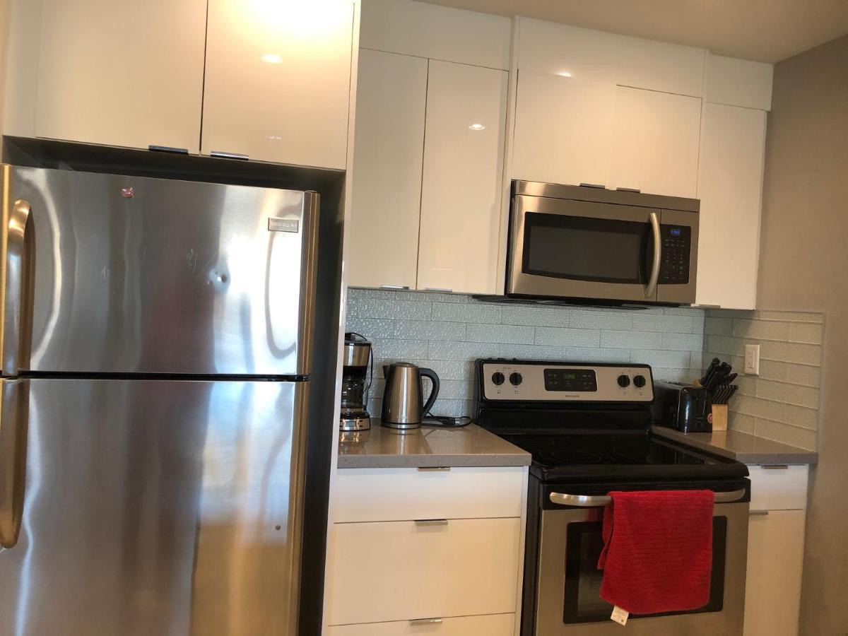 Amicable, Cozy, High Speed Internet, Sleeps 2 Riverview Downtown Apartment