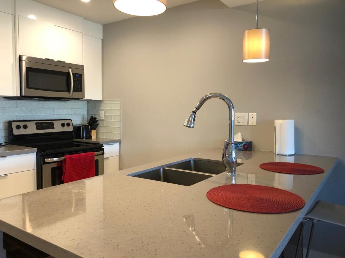 Amicable, Cozy, High Speed Internet, Sleeps 2 Riverview Downtown Apartment Calgary