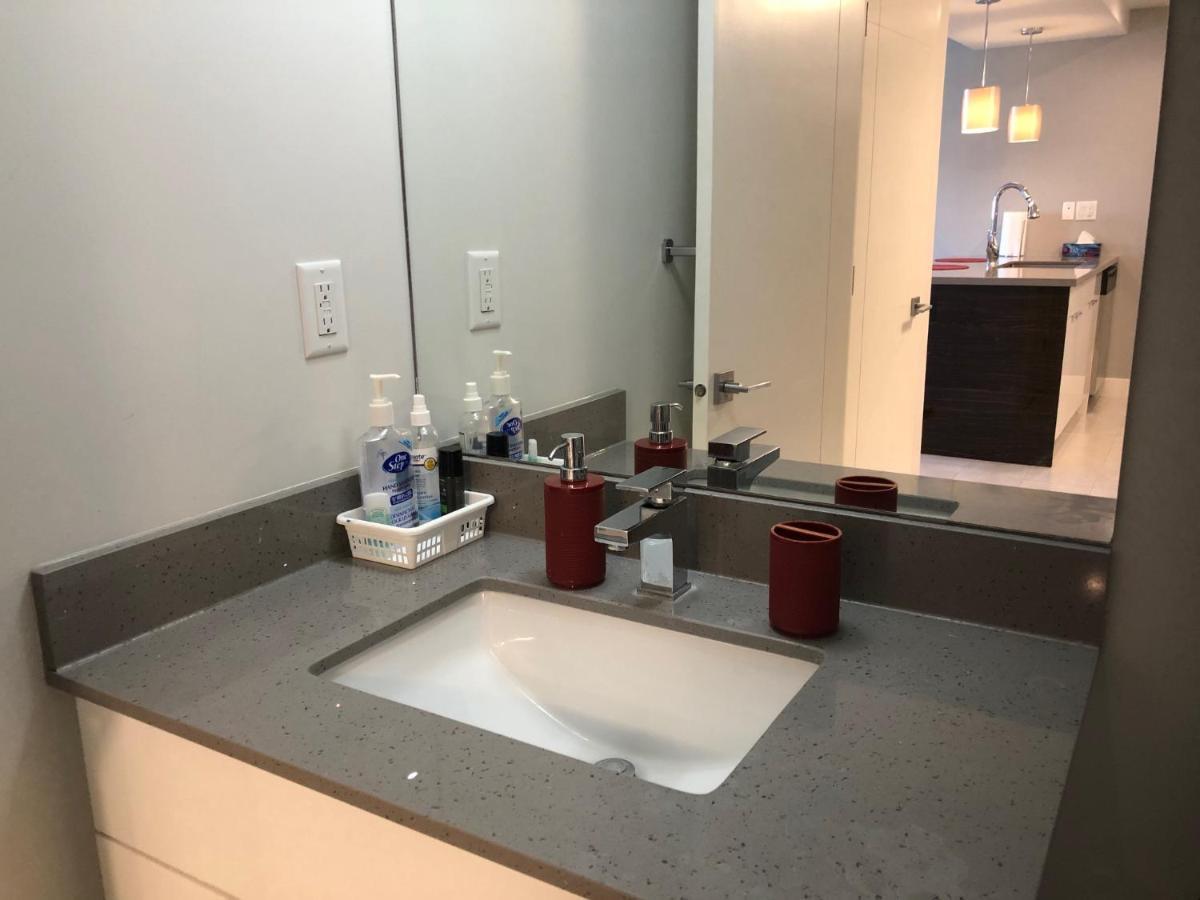 Amicable, Cozy, High Speed Internet, Sleeps 2 Riverview Downtown