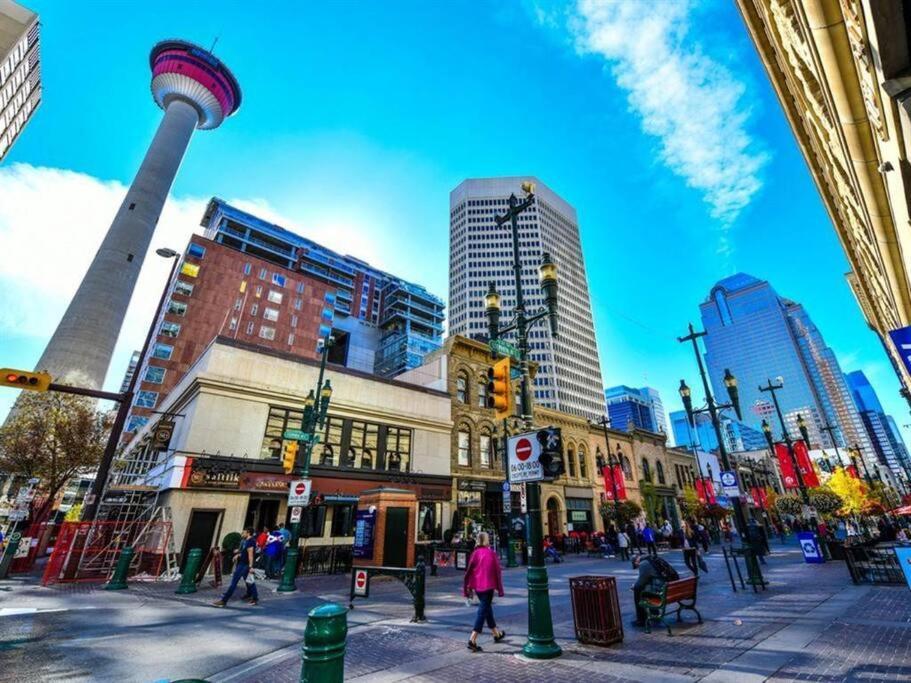 Apartment Skylineyyc With Free Parking, Gym And Sauna Calgary