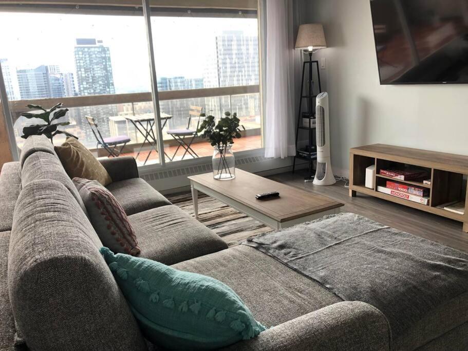 Apartment Skylineyyc With Free Parking, Gym And Sauna Calgary