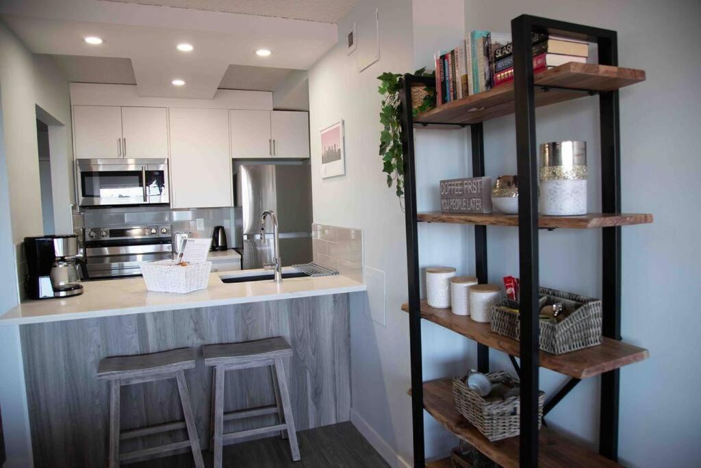 Apartment Skylineyyc With Free Parking, Gym And Sauna Calgary
