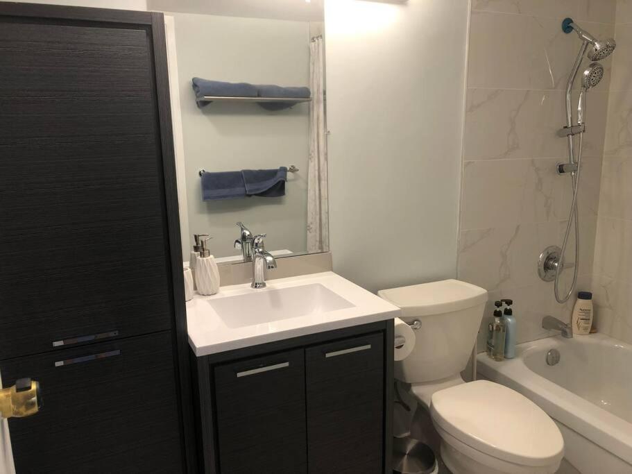 Skylineyyc With Free Parking, Gym And Sauna * Calgary