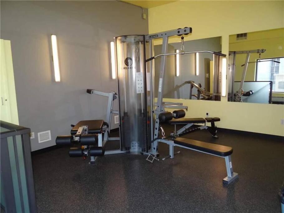 Skylineyyc With Free Parking, Gym And Sauna Apartment Calgary