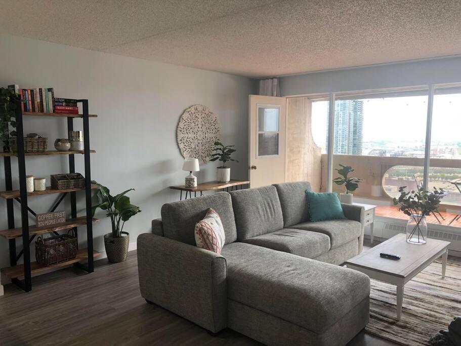Apartment Skylineyyc With Free Parking, Gym And Sauna *