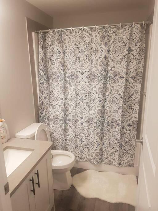 Stylish & Private 2 Bed * Calgary
