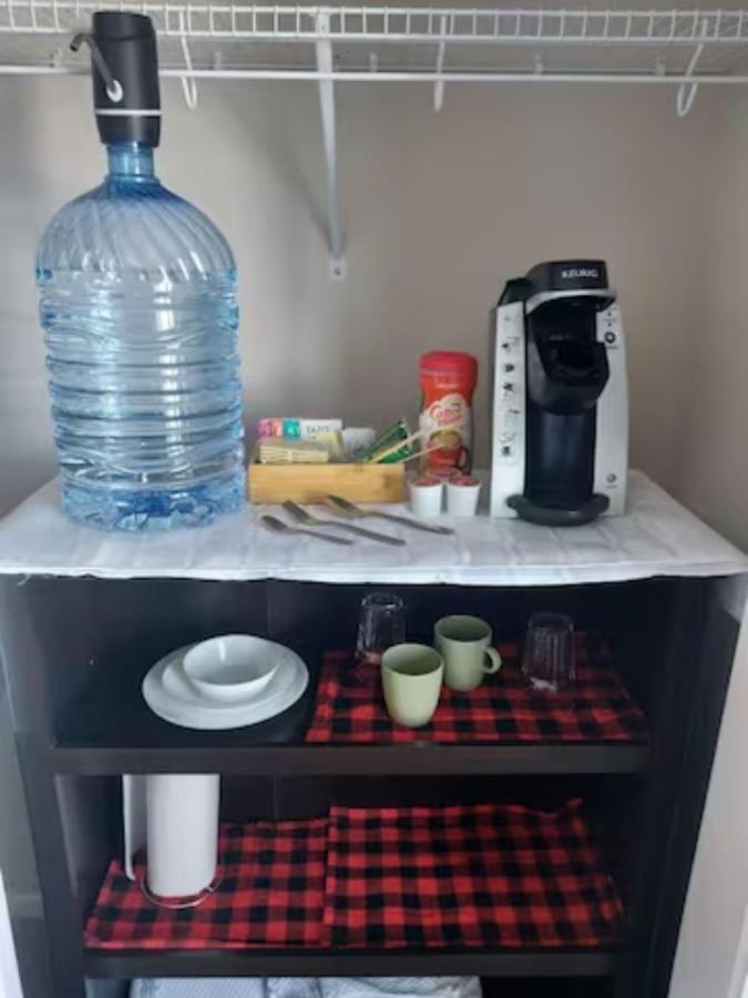 Homestay Elegant Guest - King Bed & Ensuite Private Bathroom - Close To Airport With Aircon *