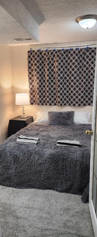 Super Luxury & Cozy Lower Level In Nw Calgary, Ab Close To Banff Apartment *