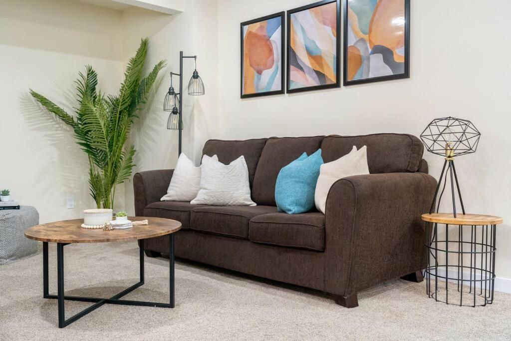 Apartment The Arizona: Nintendo Switch, Board Games Calgary