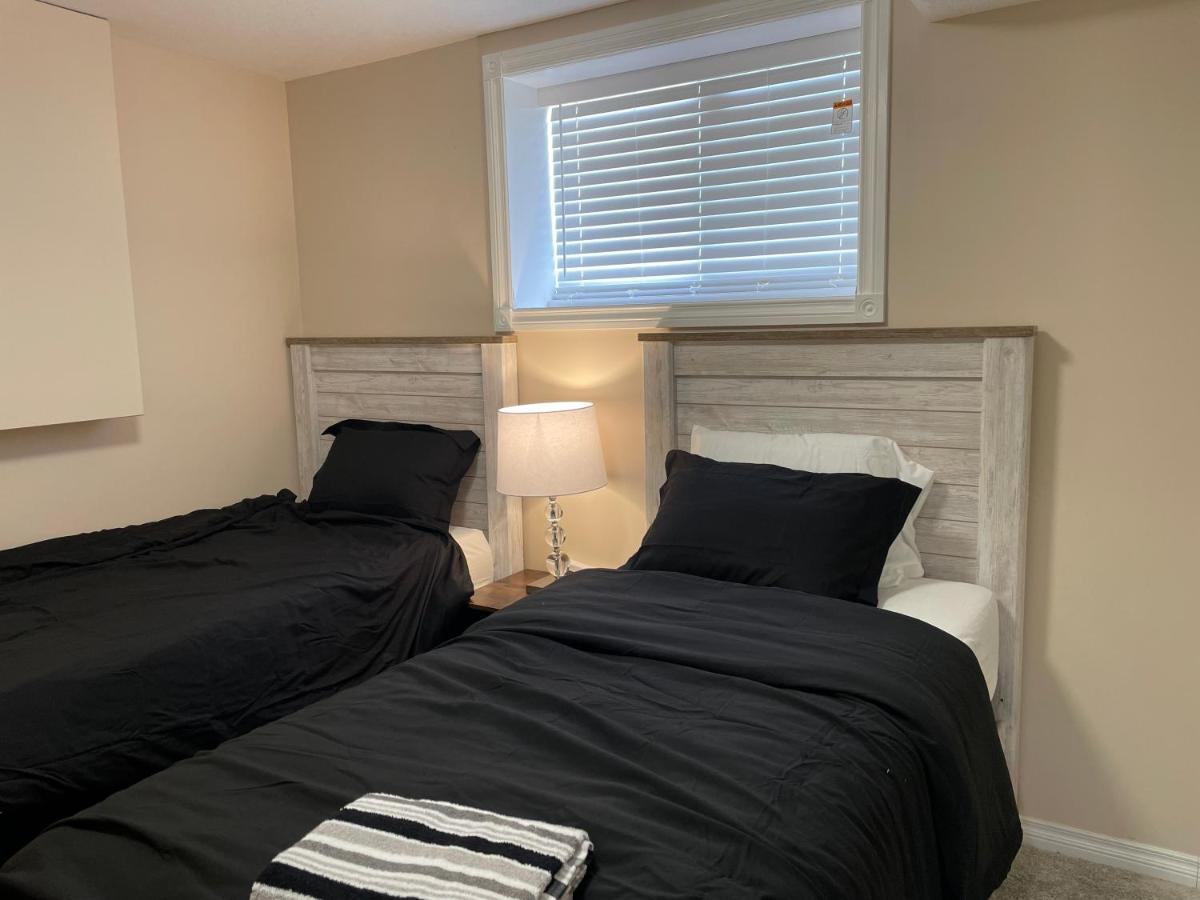 Super Luxury & Cozy Lower Level In Nw Calgary, Ab Close To Banff