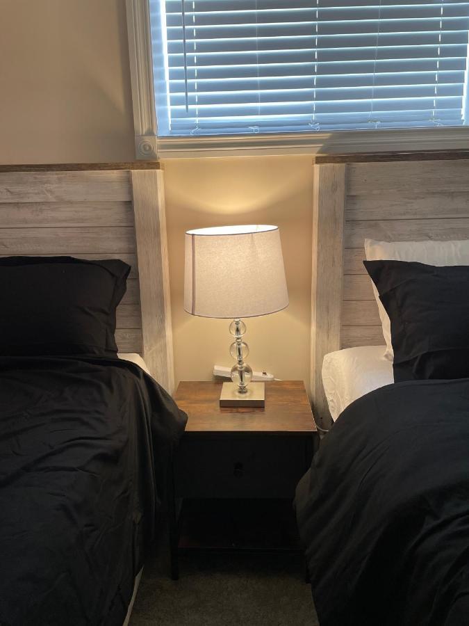 Super Luxury & Cozy Lower Level In Nw Calgary, Ab Close To Banff Apartment *