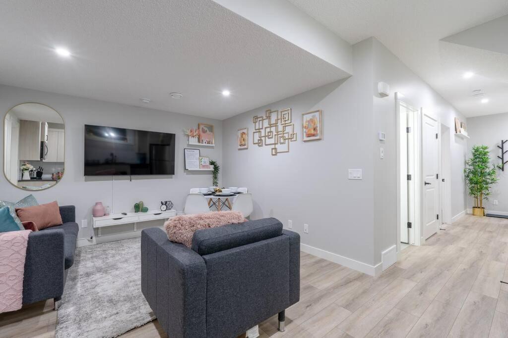 Your Perfect 2br In Se Apartment *