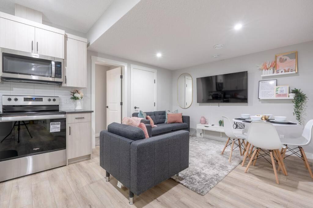 Your Perfect 2br In Se Apartment *